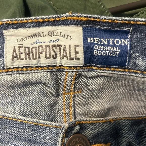 1 pair of blue jeans used - Picture 3 of 4